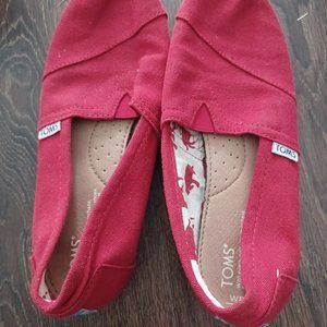 Red women size 8 Tom flats